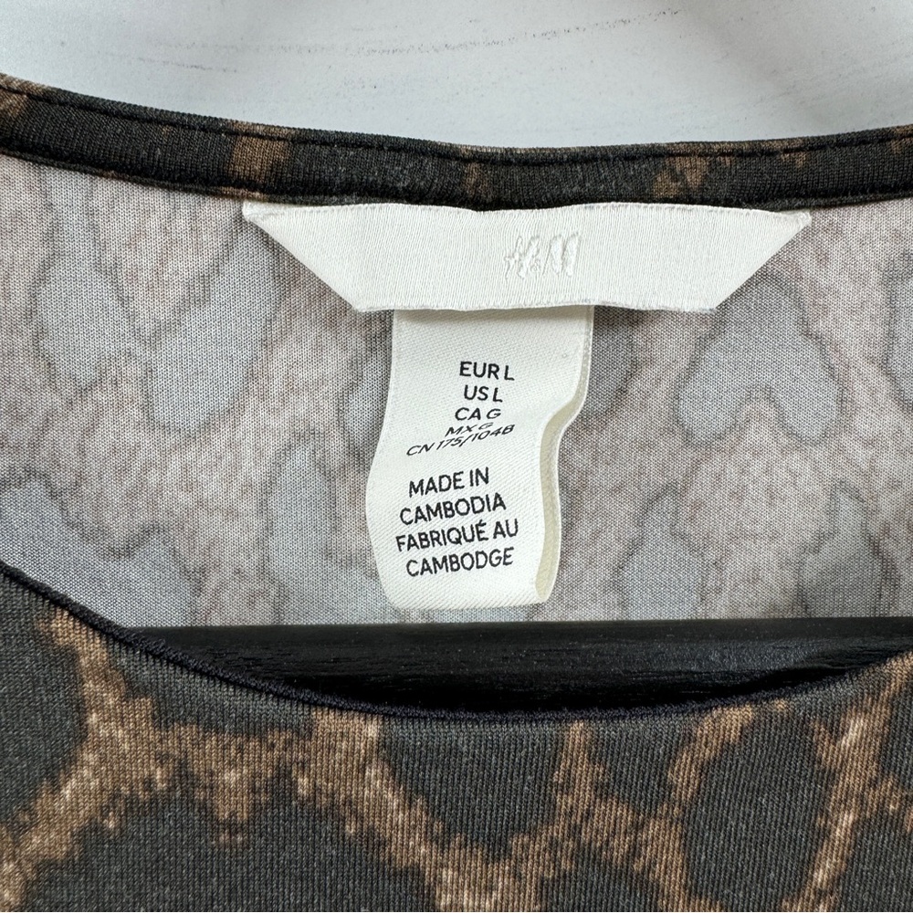 H&M Leopard Print Short Sleeve Top Size Large Sleek Finish - Picture 4 of 5